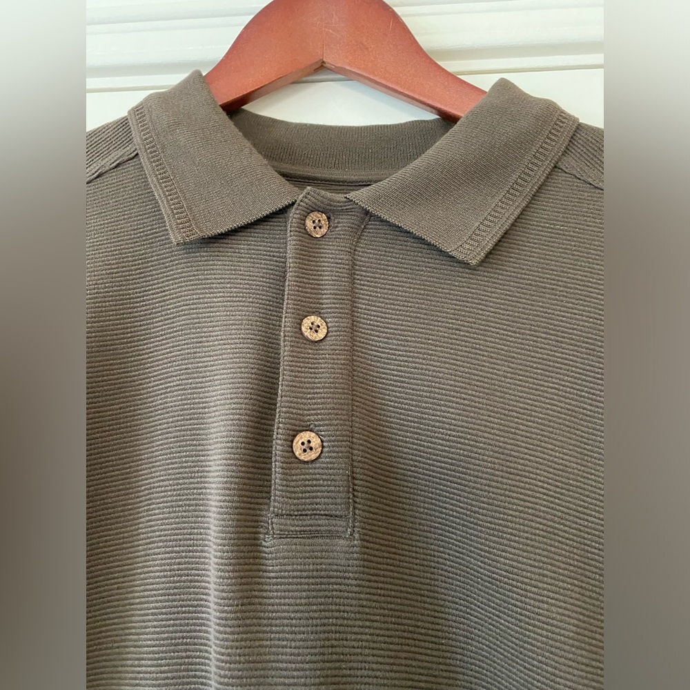 Men’s Tommy Bahama shirt. Used. Some flaws Lg